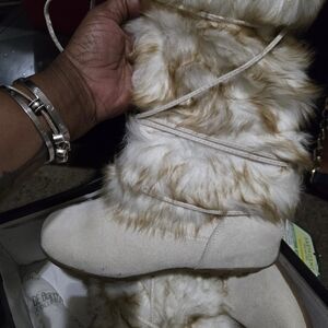 De Blossom Collection Cream Lace-Up Faux Fur Boots